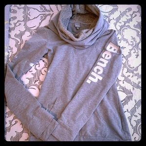 Women’s BENCH pullover